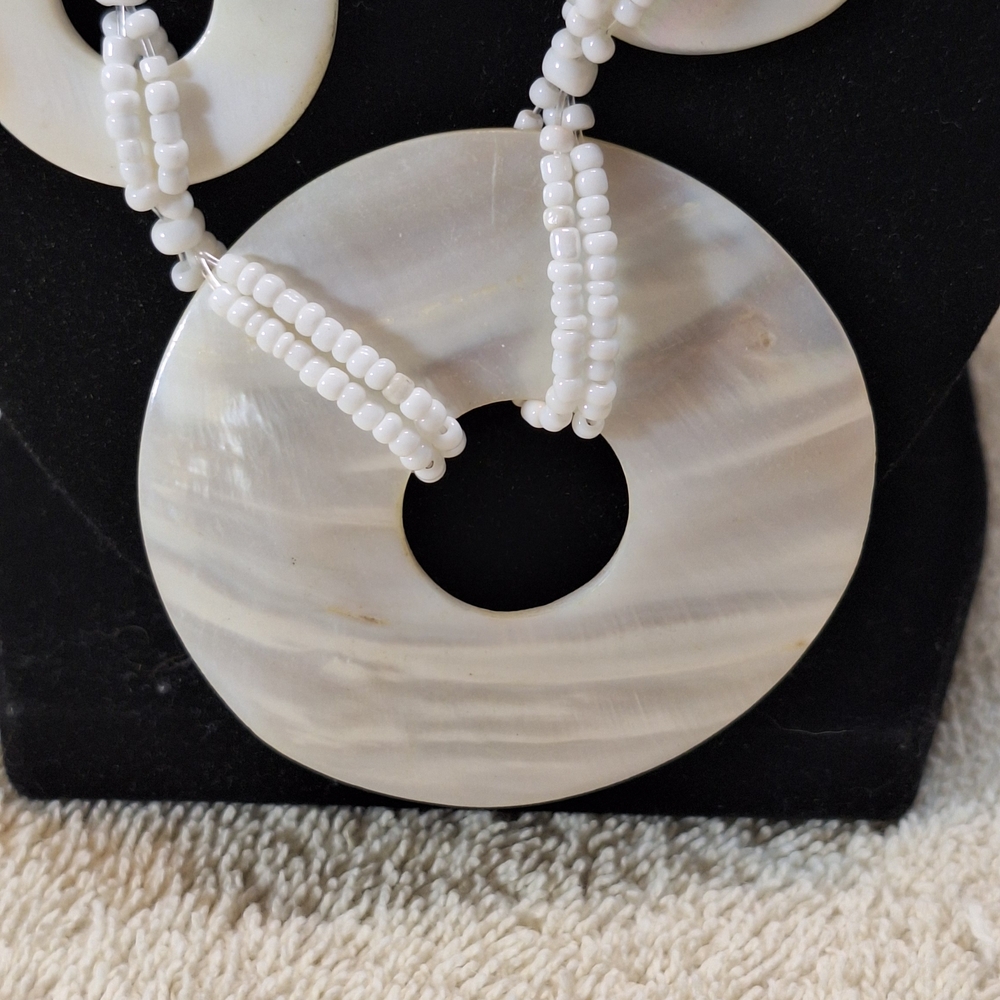 Elegant White Seed Beaded With Mother Of Pearl Centerpiece Necklace Set - Picture 3 of 8